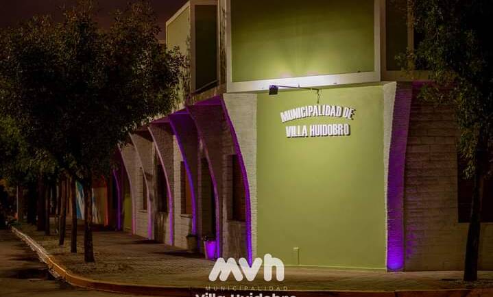 Nuestro edificio municipal se ilumina de violeta