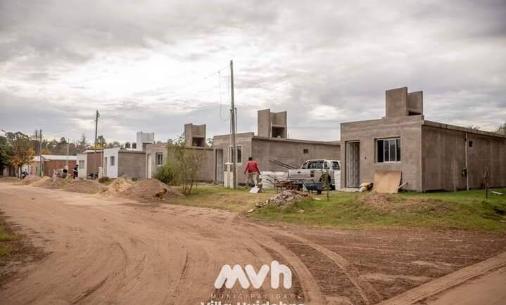 8 VIVIENDAS EN BARRIO CAÑADA CHICA