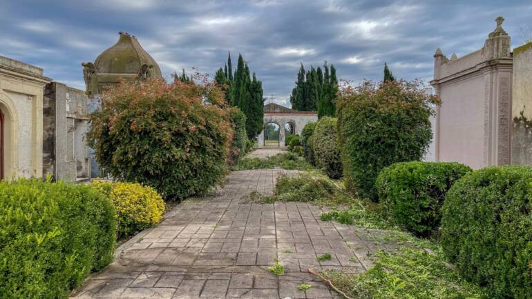 MANTENIMIENTO EN NUESTRO CEMENTERIO MUNICIPAL