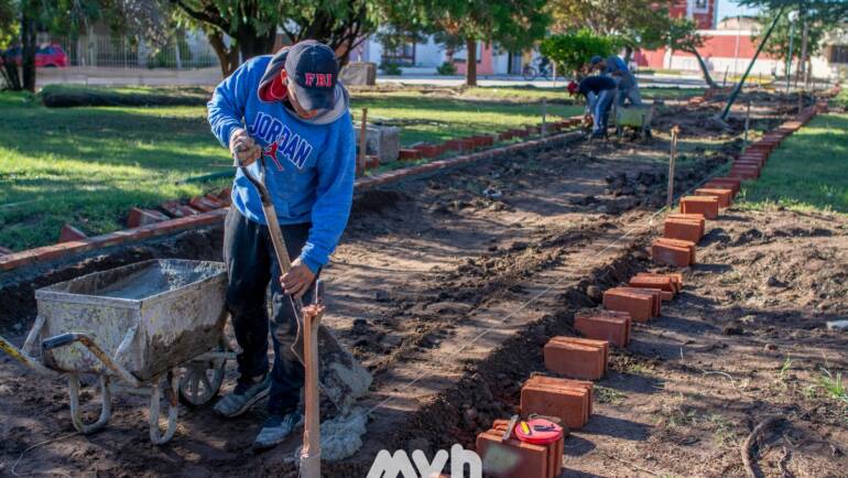 CONTINUAN LAS OBRAS EN PLAZA 25 DE MAYO