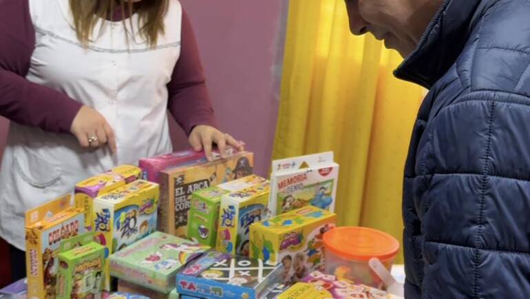 ENTREGA DE MATERIAL DIDACTICO PARA EL CENTRO DE APOYO