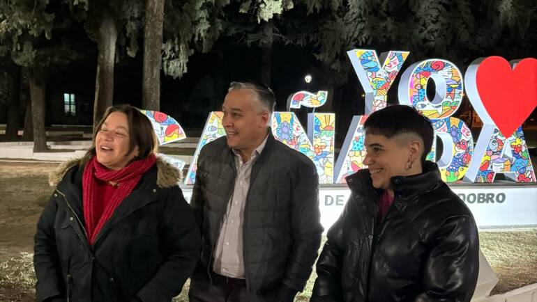 INAUGURACIÓN DEL NUEVO CARTEL DE LETRAS CORPÓREAS EN LA PLAZOLETA LESLIE WRIGHT CON LA FRASE “YO AMO CAÑADA»