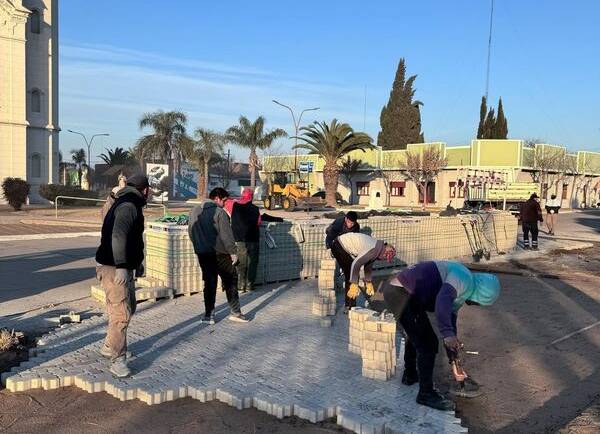 AVANCE DE OBRA EN PLAZA 25 DE MAYO