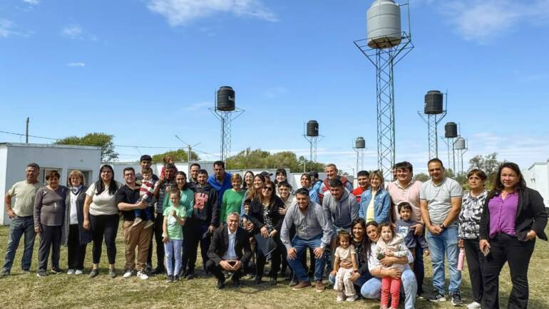ENTREGA DE 8 NUEVOS HOGARES