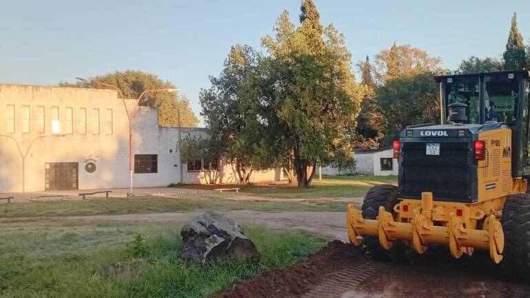 COLABORACIÓN CONSTANTE CON NUESTRAS ESCUELAS