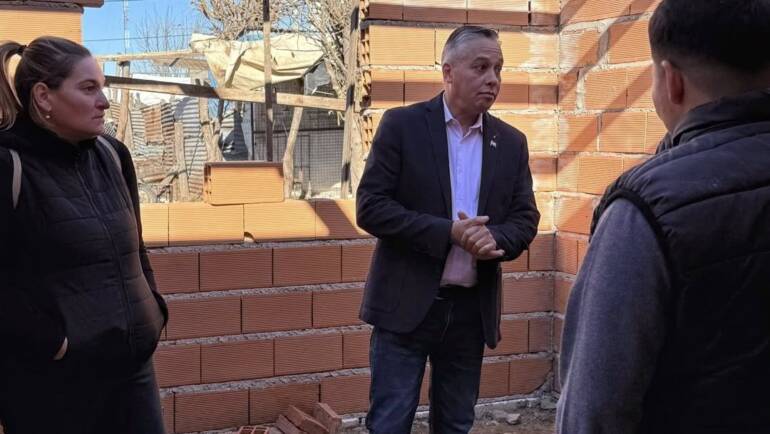 VISITA A VIVIENDAS DE INTERÉS SOCIAL