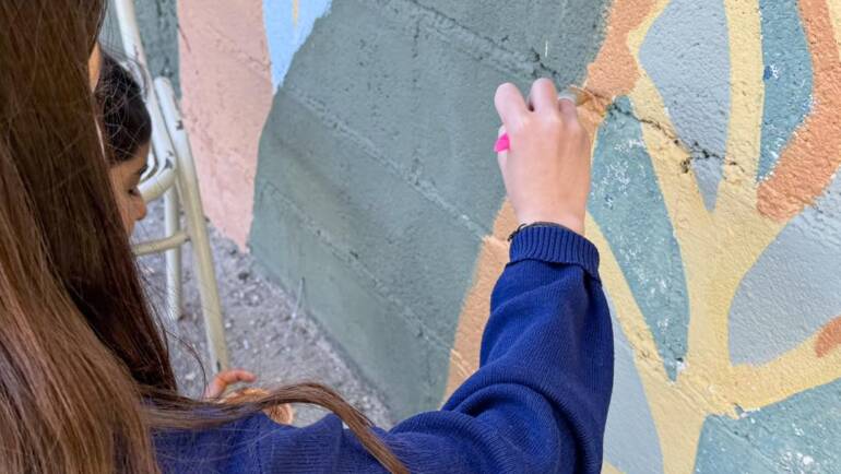 RENOVACIÓN DEL MURAL EN LA GRANJA «JESÚS PORTO»