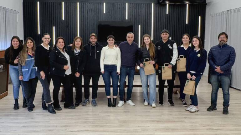 DESPEDIDA A NUESTROS PASANTES