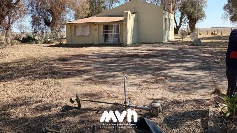 Limpieza y desmalezado en las escuelas rurales