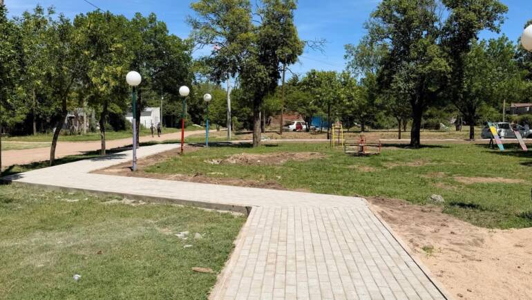 RECORRIDO DE OBRAS EN BARRIO CAÑADA CHICA