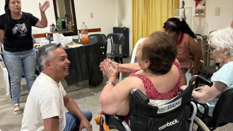 VISITA A NUESTROS ABUELOS – BIBLIOTECA PÚBLICA MUNICIPAL Y POPULAR