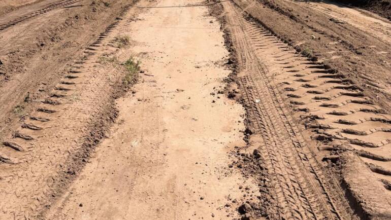 Comenzó la obra de cordón cuneta en calle Piedras, en el tramo comprendido entre Santa Rosello y Pbro. Salgueiro