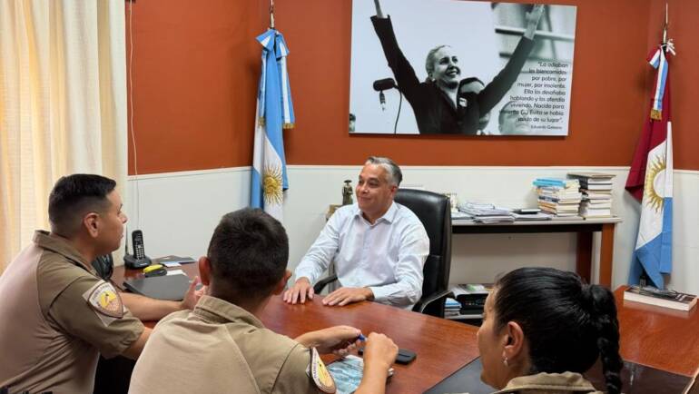 Nuestro intendente recibió a integrantes de la Patrulla Rural, en un encuentro orientado a continuar fortaleciendo el trabajo conjunto por el bienestar y la seguridad de nuestra comunidad.