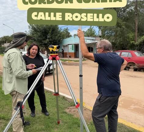 AVANZA LA OBRA DE CORDÓN CUNETA EN CALLE ROSSELLO