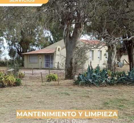 Limpieza y desmalezado en la Escuela Rural “Gabriela Mistral” de Los Alfalfares